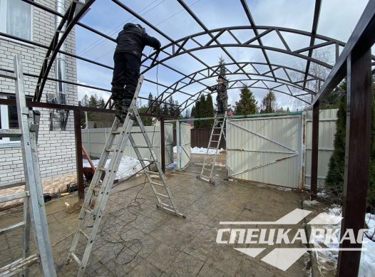 Навес из поликарбоната для автомобилей на даче №42 - фото 1377