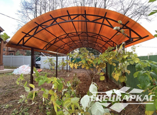 Металлический навес для машины с покрытием из сотового поликарбоната №76 - фото 1717